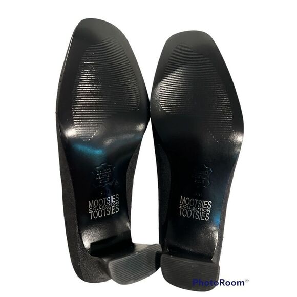 Black Pumps by Mootsies Tootsies - Picture 6 of 8